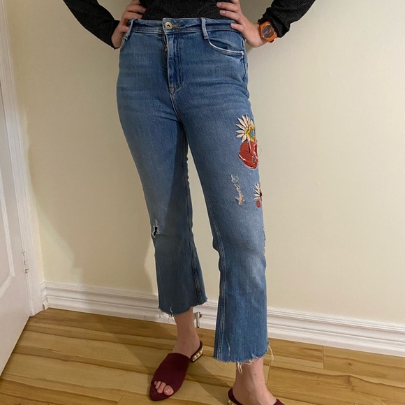 Zara Crop Jeans with Flower Embroidery - Picture 2 of 6